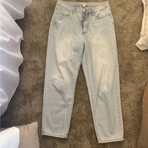 STRAIGHT JEANS LIGHT WASH